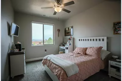 1930 N Creek Side Ct, Washington, UT 84780 - Photo 19