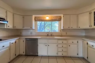 1153 Junipero Serra Dr, Saint George, UT 84790 - Photo 11