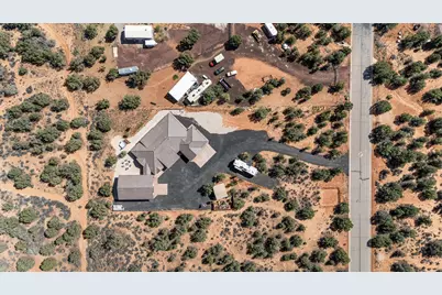 1295 E Cedar Dr, Apple Valley, UT 84737 - Photo 9