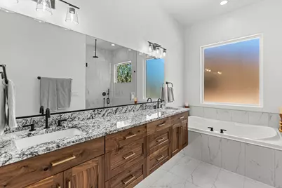 1295 E Cedar Dr, Apple Valley, UT 84737 - Photo 29