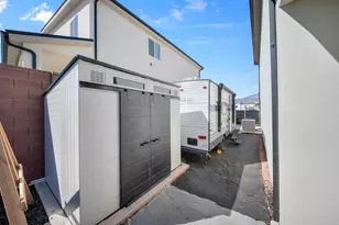 1090 E Coyote Crest Dr, Washington, UT 84780 - Photo 39