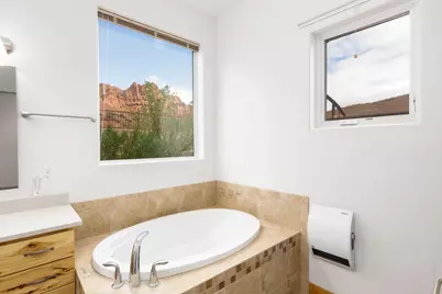 309 E 400 N, Ivins, UT 84738 - Photo 13