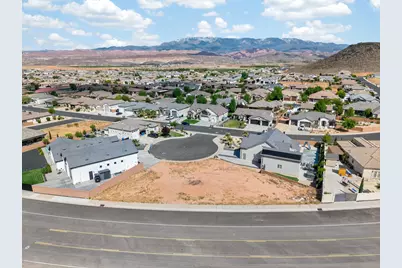3250 W, Hurricane, UT 84737 - Photo 1