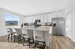 3483 N Sparrow Ln, Eagle Mountain, UT 84005 - Photo 9