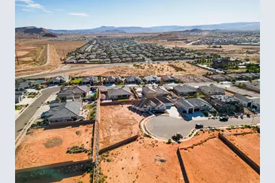 1034 E Rockwood Ct, Washington, UT 84780 - Photo 7