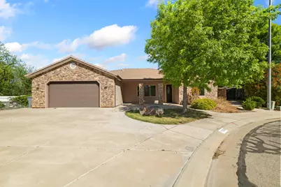 698 W 375 S, Hurricane, UT 84737 - Photo 1