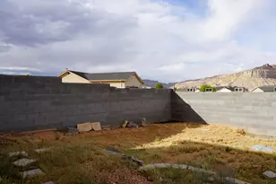 1090 S Independence Dr, Big Water, UT 84741 - Photo 27