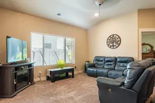 545 S Valley View Dr, Saint George, UT 84770 - Photo 7