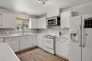 583 W Center St, Parowan, UT 84761 - Photo 11