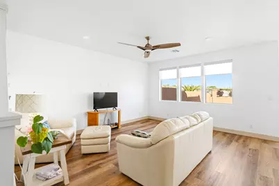 812 N Via Modelo Cir, Washington, UT 84780 - Photo 11