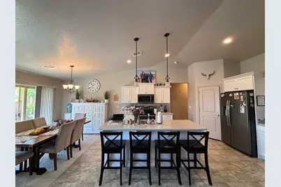 952 E 3800 S, Washington, UT 84780 - Photo 11