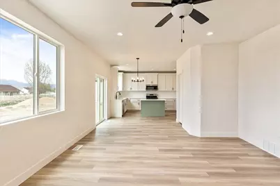 3661 N Columbine Way #382, Eagle Mountain, UT 84005 - Photo 5