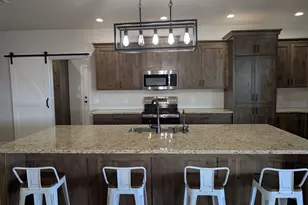 1023 W Little Pinion Way, Apple Valley, UT 84737 - Photo 3