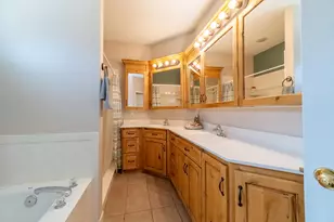 249 E Canterwood Dr, Washington, UT 84780 - Photo 23