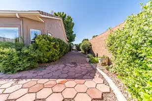 249 E Canterwood Dr, Washington, UT 84780 - Photo 35