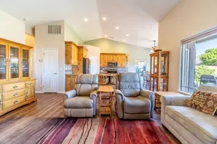 249 E Canterwood Dr, Washington, UT 84780 - Photo 9