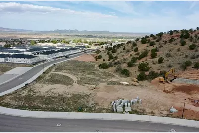 1911 N Pinyon Grove Cir, Cedar City, UT 84720 - Photo 7