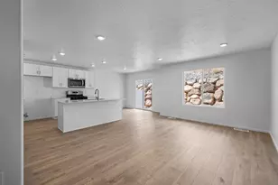 2105 Wolverine Wy, Washington, UT 84780 - Photo 17