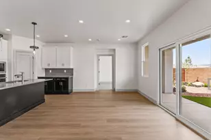 1033 E Coyote Crest Dr, Washington, UT 84780 - Photo 23