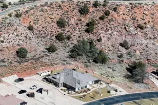 108 Trapper Cir, Springdale, UT 84767 - Photo 3