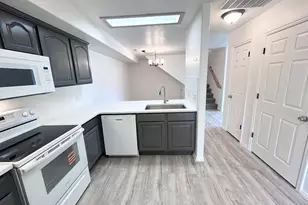 998 3 Fountains Dr, Cedar City, UT 84720 - Photo 11