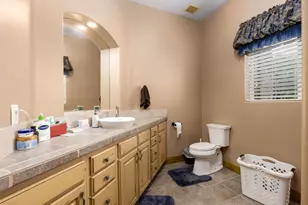 1099 W Broadstone Ct, Washington, UT 84780 - Photo 17
