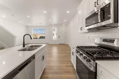 897 W Boxthorn Dr, Saint George, UT 84790 - Photo 9