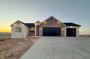 3256 W Kingsbury Dr, Cedar City, UT 84720 - Photo 1
