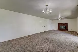 1045 E Fort Pierce Dr, Saint George, UT 84790 - Photo 11
