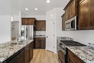 3284 E Livia Dr, Saint George, UT 84790 - Photo 21