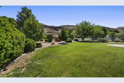 1365 S 325 W, Hurricane, UT 84737 - Photo 39
