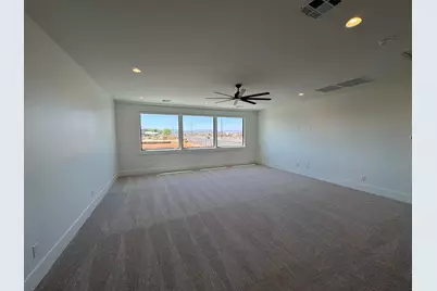 594 E Pine St, Washington, UT 84780 - Photo 37