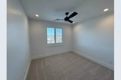 594 E Pine St, Washington, UT 84780 - Photo 41