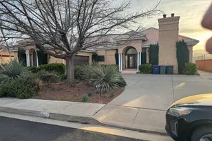823 N Dusk Dr, Saint George, UT 84770 - Photo 1