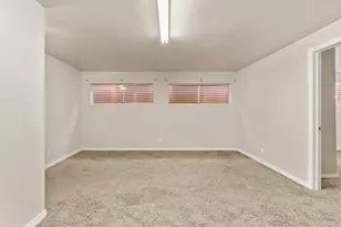 414 E Bulloch St, Washington, UT 84780 - Photo 33