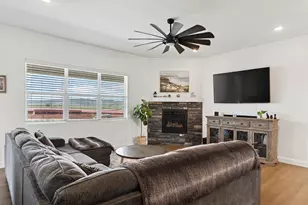 410 S Cedar Crk Dr, Cedar City, UT 84720 - Photo 9