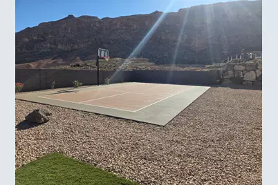 888 W Rock View Dr, Hurricane, UT 84737 - Photo 17