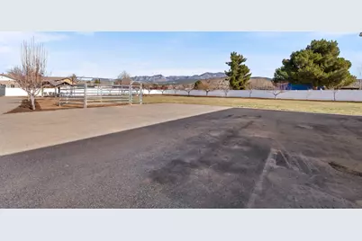 1488 W Diamond Valley Dr, Saint George, UT 84770 - Photo 45