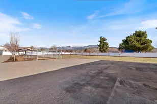 1488 W Diamond Valley Dr, Saint George, UT 84770 - Photo 45