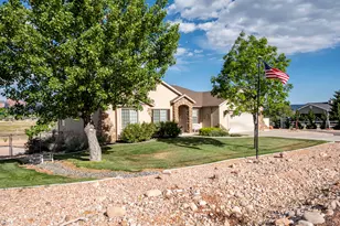 731 S 800 E, New Harmony, UT 84757 - Photo 3