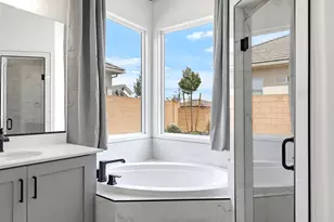 739 S Middle Creek Dr, Washington, UT 84780 - Photo 31