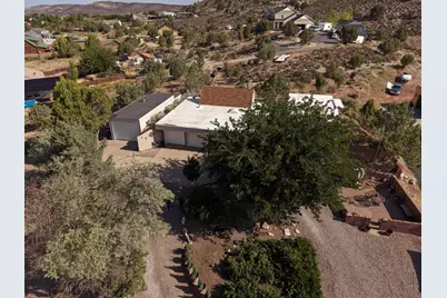 1122 W Diamond Valley Dr, Saint George, UT 84770 - Photo 3