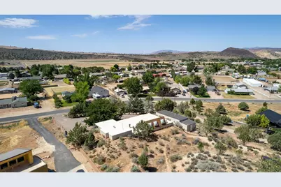 1122 W Diamond Valley Dr, Saint George, UT 84770 - Photo 43