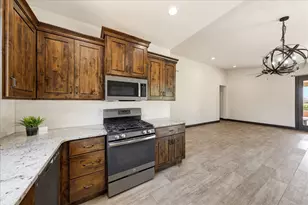 313 W Peridot Dr, Washington, UT 84780 - Photo 11