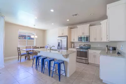 941 N Mountainside Ave, Washington, UT 84780 - Photo 7