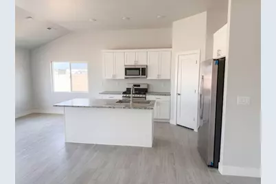 4452 W 75 S, Cedar City, UT 84720 - Photo 5