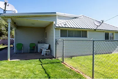 316 S Center St, Enterprise, UT 84725 - Photo 21