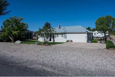 316 S Center St, Enterprise, UT 84725 - Photo 3