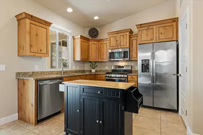 2577 E Hilltop Ledge Dr, Washington, UT 84780 - Photo 9