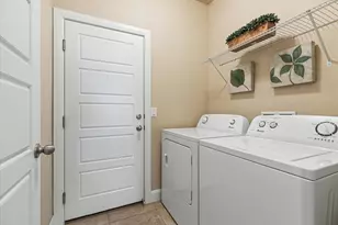 2577 E Hilltop Ledge Dr, Washington, UT 84780 - Photo 17